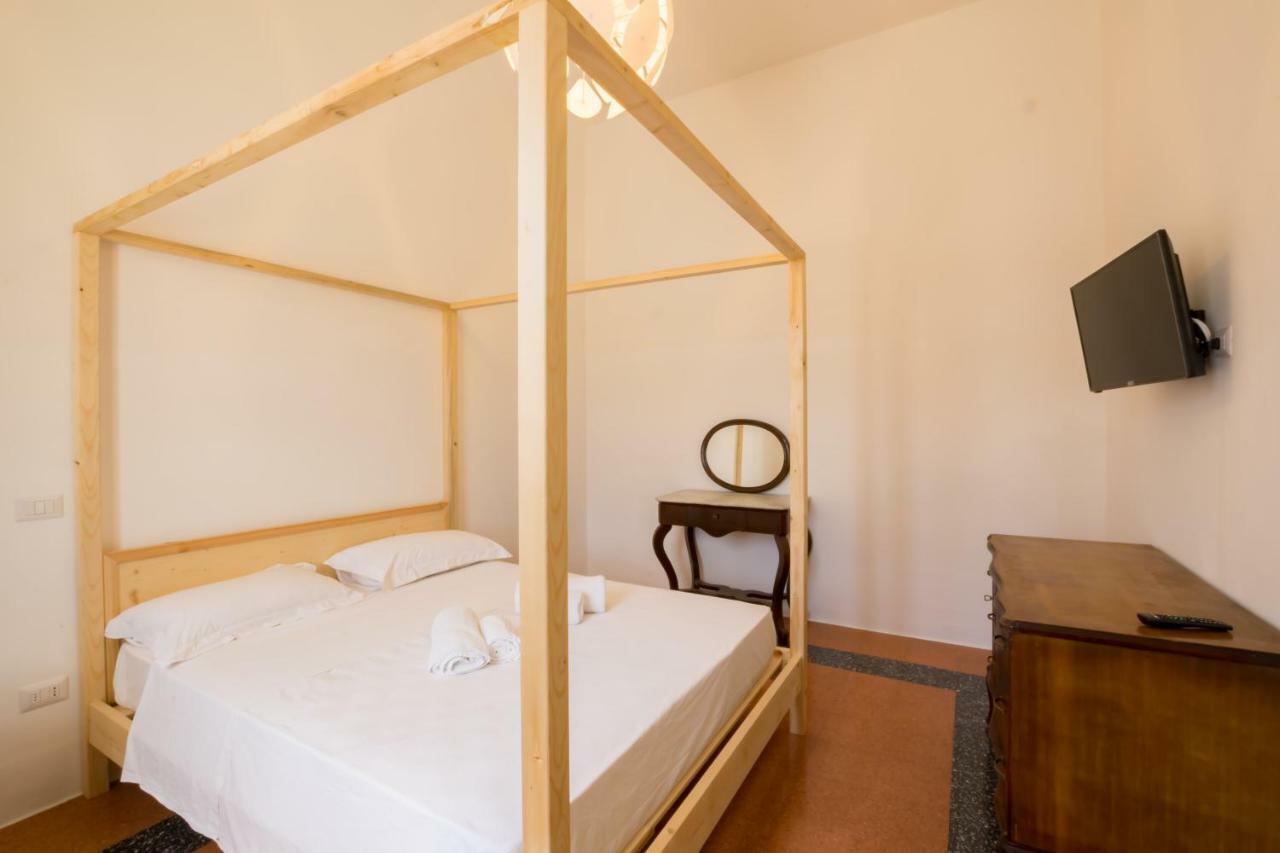 Palazzo Ashian Bed & Breakfast Акуарика дел Капо Екстериор снимка