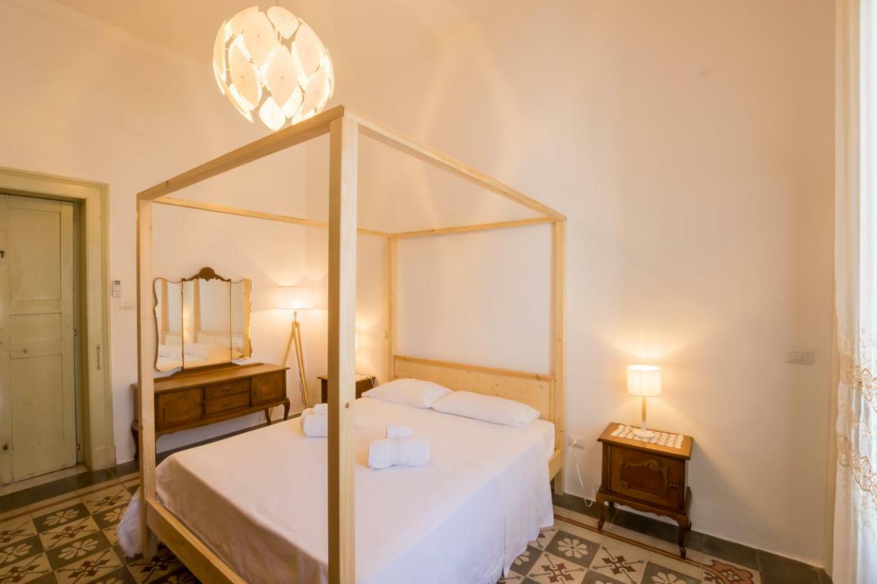 Palazzo Ashian Bed & Breakfast Акуарика дел Капо Екстериор снимка